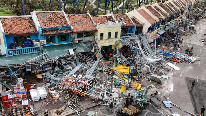 Le typhon Bualoi fait au moins 11 morts au Vietnam, de nombreux disparus